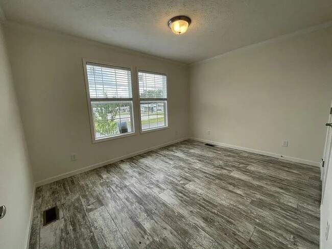 Building Photo - 5019 Coopers Hawk Pl