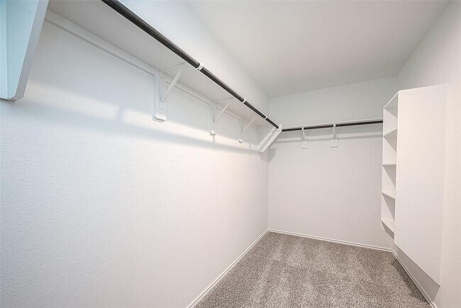 Building Photo - 5734 Avalon Woods Dr