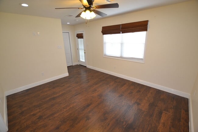 Building Photo - Newly remodeled, 3 bedroom, 2 bath home near Southern University loaded with amenities!