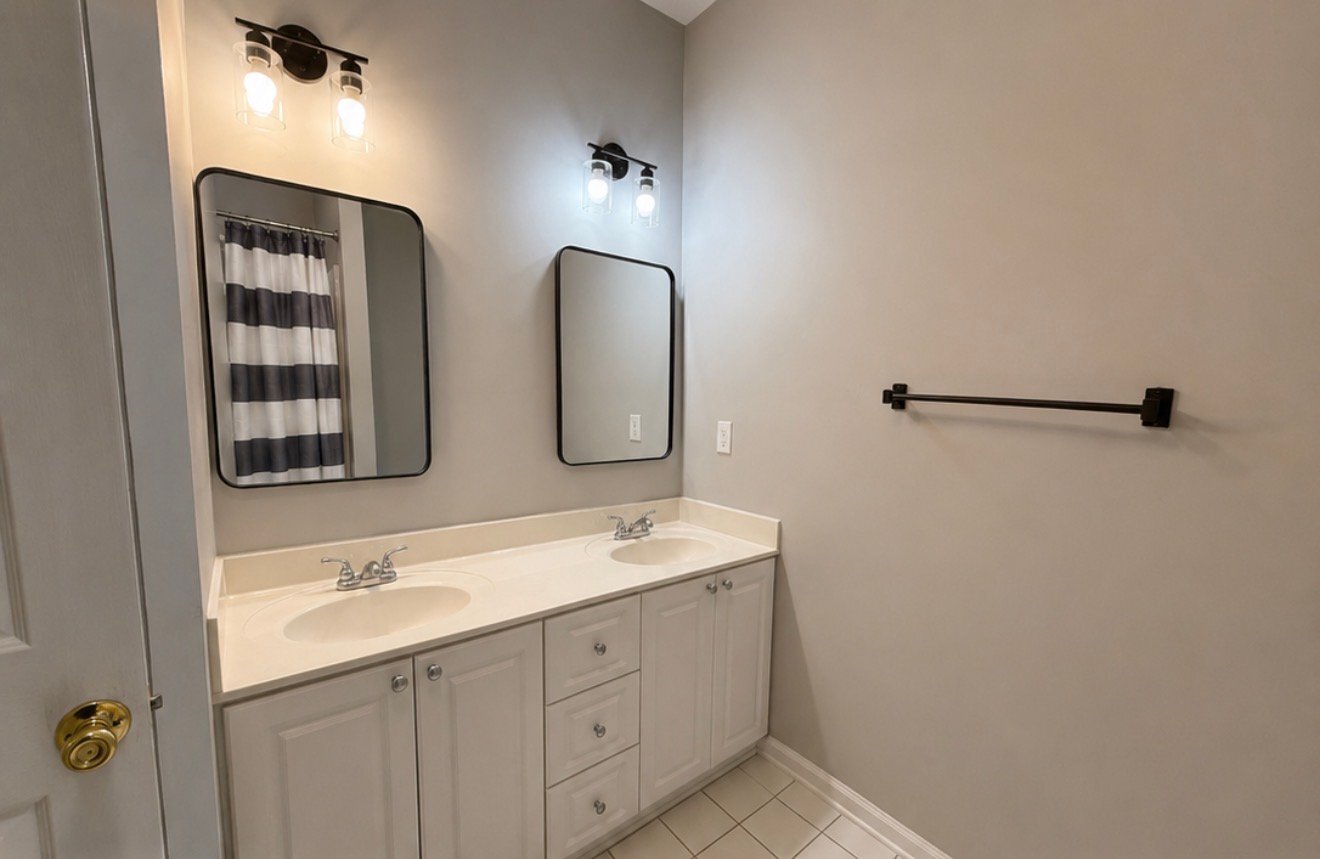 Building Photo - 3930 Bardstown Ct