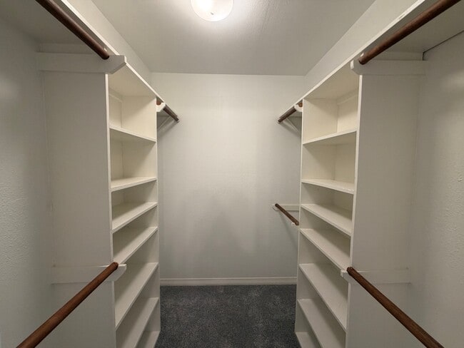 Building Photo - 12711 Woodcreek Dr