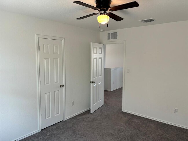 Building Photo - 108 Bennington Dr