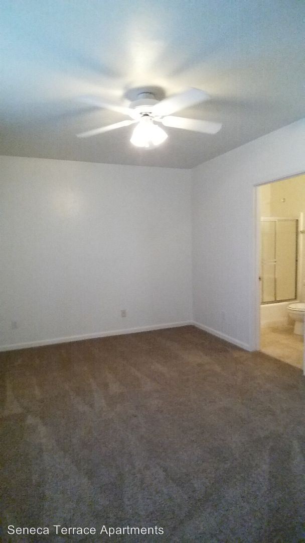 Building Photo - 2050 N Pantano Rd