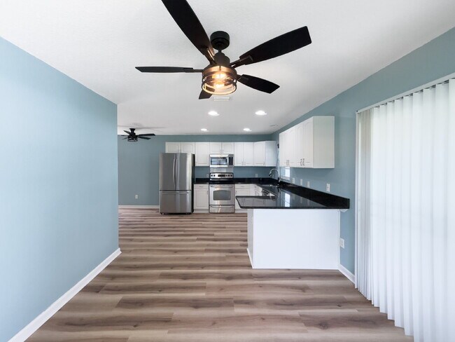 Building Photo - 3 Bed | 2 Bath | 1,200 Sq Ft Single-Family Home  RENT NOW WITH ZERO DEPOSIT on a 12-month lease!
