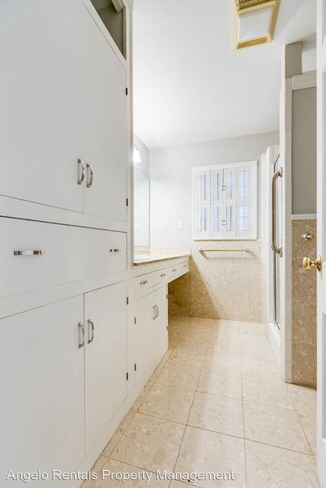 Building Photo - 3 br, 2 bath House - 2312 W. Ave K