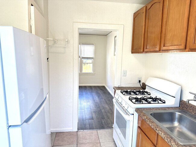 Building Photo - 2648