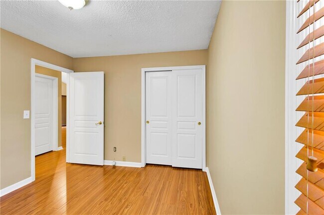 Building Photo - 2755 Janet St