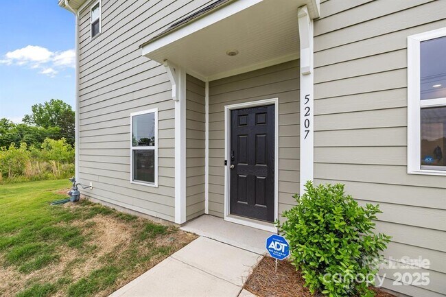 Building Photo - 5207 Maynard Hl Dr