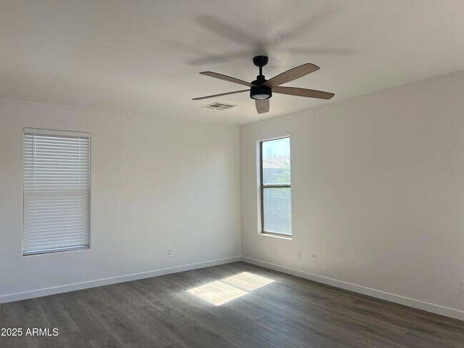 Building Photo - 3915 E Morelos St