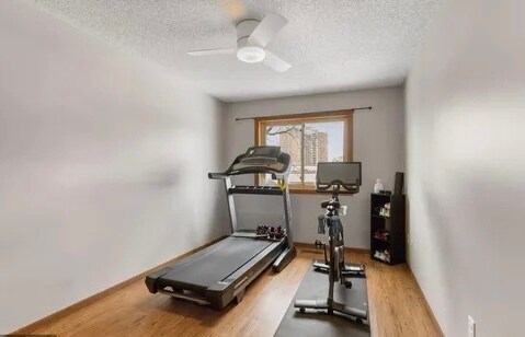 Building Photo - 912 W 66th St