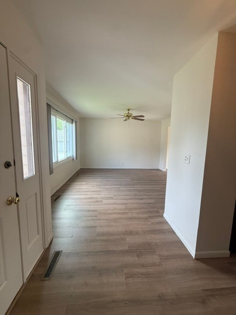 Building Photo - 305 Somerset Dr