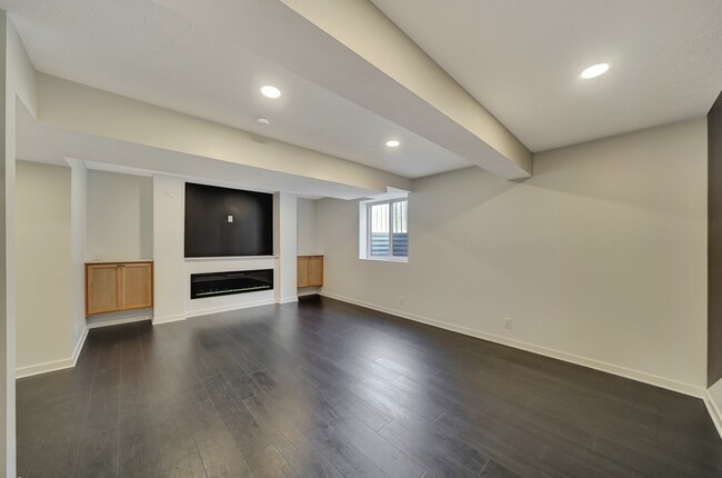 Building Photo - 7339 Yankee Woods Dr