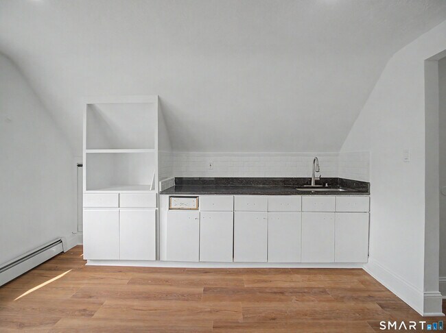 Building Photo - 1872 North Ave