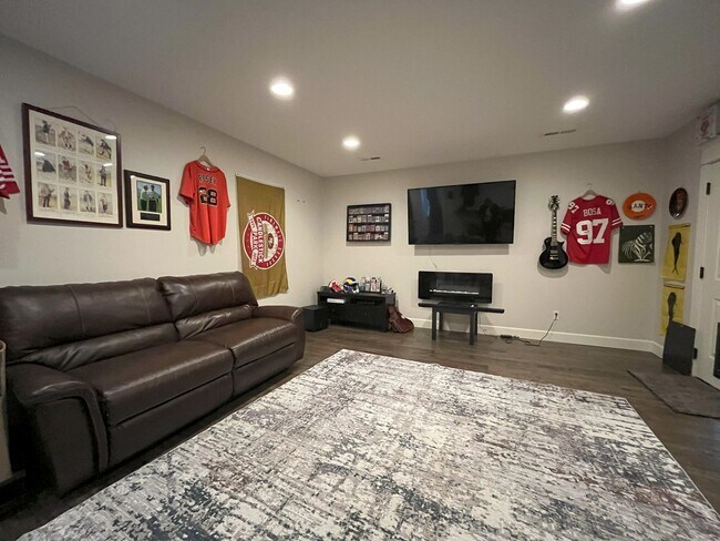 Building Photo - Spacious Corner-Lot Home with Three Levels...