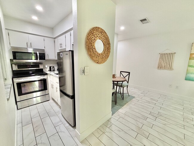 Building Photo - Monthly Rental -Melbourne Beach Condo -All...