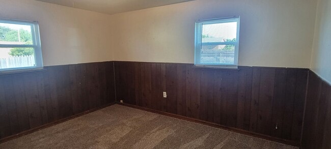 Building Photo - UPDATED HOME IN NORTH CLOVIS