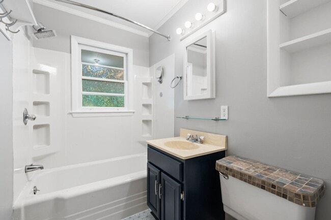 Building Photo - Chapel Hill 3 Bed 2 Bath Ranch - Available...
