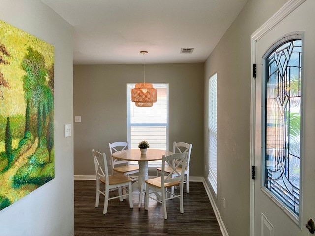 Dining Furniture & Decor included! - 1223 E Waldburg St