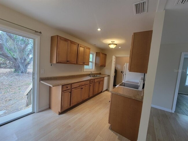 Building Photo - 1099 Riggs St