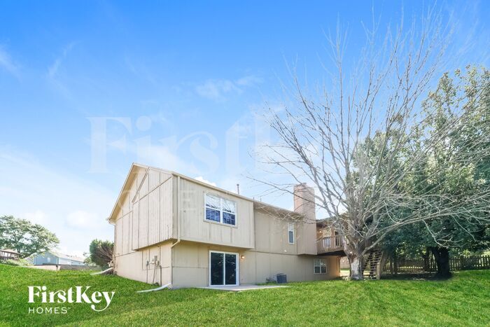 Building Photo - 305 W Laredo Trail