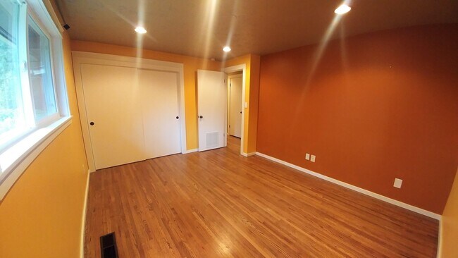 Building Photo - O&#39;Neill 7551