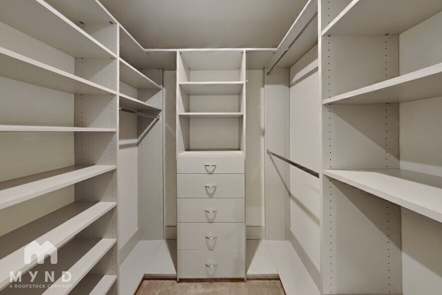 Building Photo - 2409 Fathom Wy