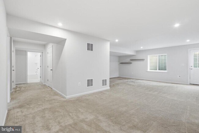 Building Photo - 10302 Spotswood Dr