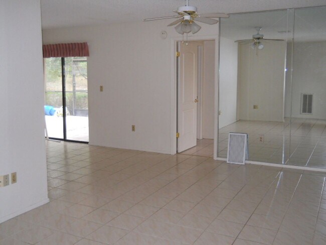 Building Photo - 6247 Spring Hill Dr