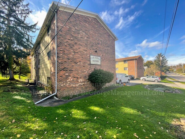 Interior Photo - Oak Ridge Manor