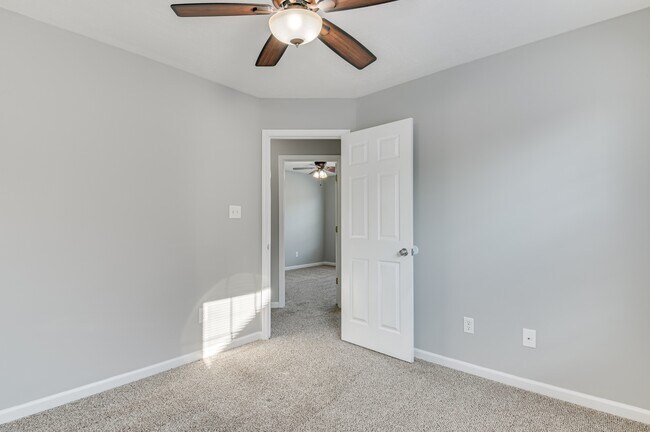 Building Photo - 7635 Pleasantville Way