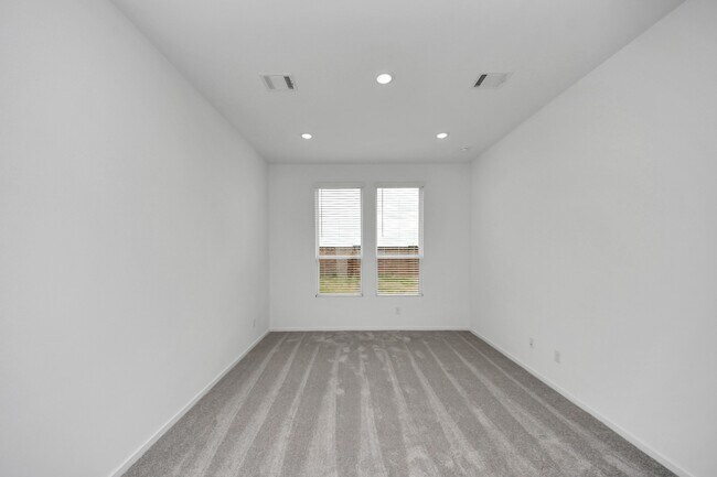 Building Photo - 3040 Ash Ray Dr