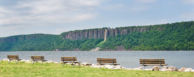 Hastings River Front - 555 Broadway