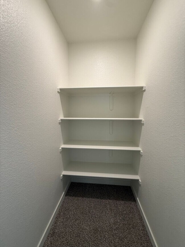 Building Photo - 4 Bed 2.5 Ba 2 Story 2 Car