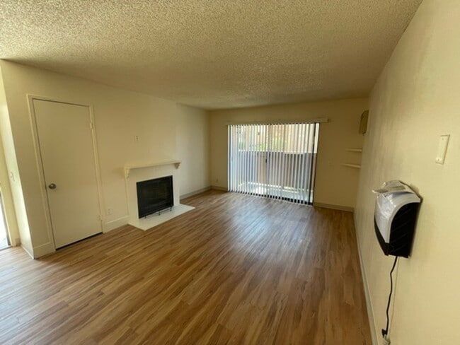 Building Photo - 2920 Briarwood Rd