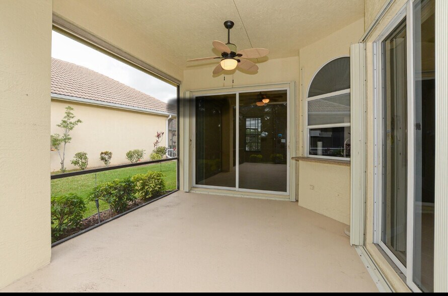 Building Photo - 798 SW Munjack Cir