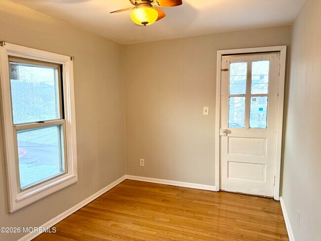 Building Photo - 138 Broadway