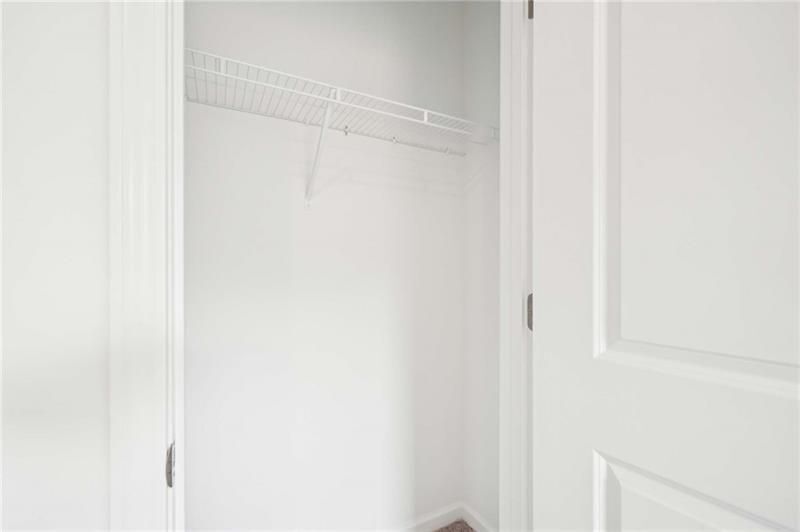 Building Photo - 320 Silverleaf Trl