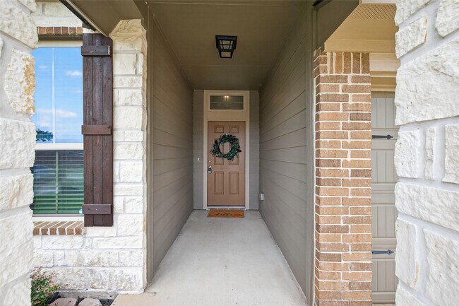 Building Photo - 246 Brock's Ln