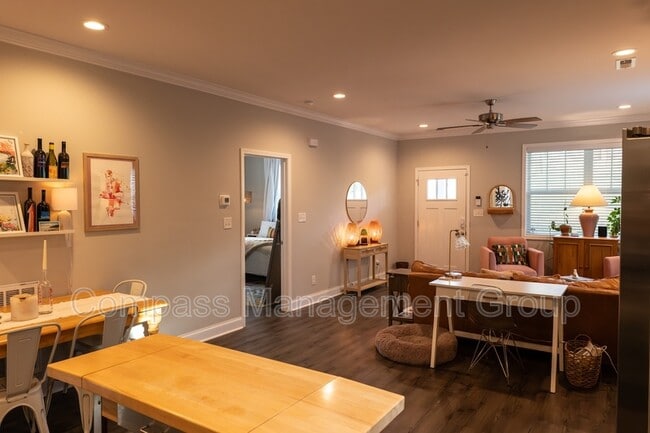 Building Photo - 933 E Churchwell Ave