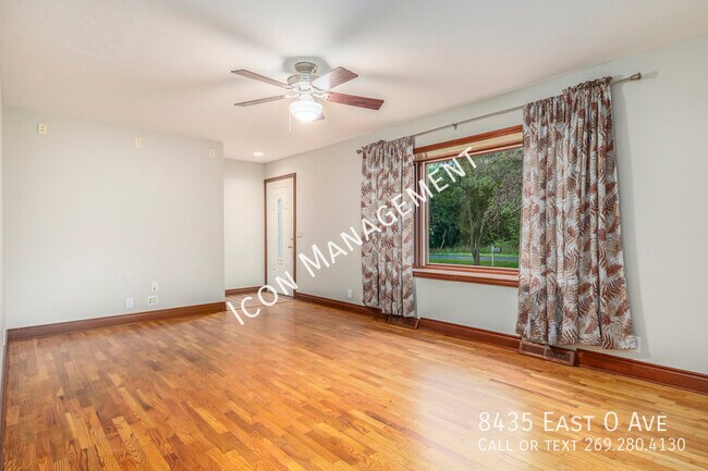 Building Photo - 8435 E O Ave