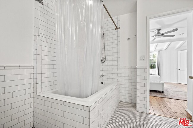 Building Photo - 23057 Sylvan St