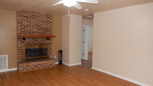 Building Photo - 4321 Snoopy Ln