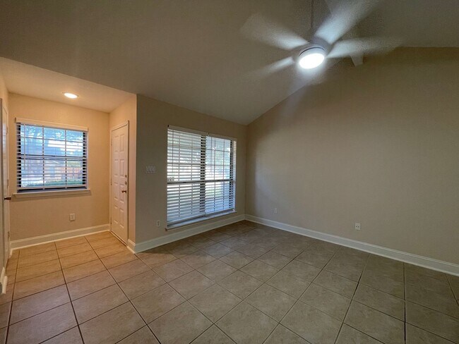 Building Photo - Fully remodeled 3 bedroom duplex for rent in Euless!