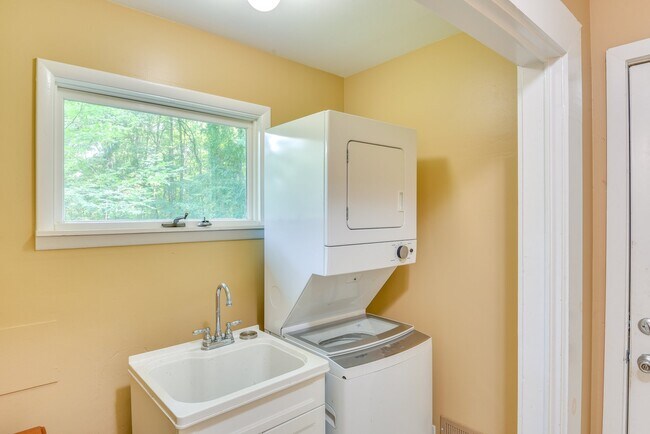 Building Photo - 4152 Sawyer Rd