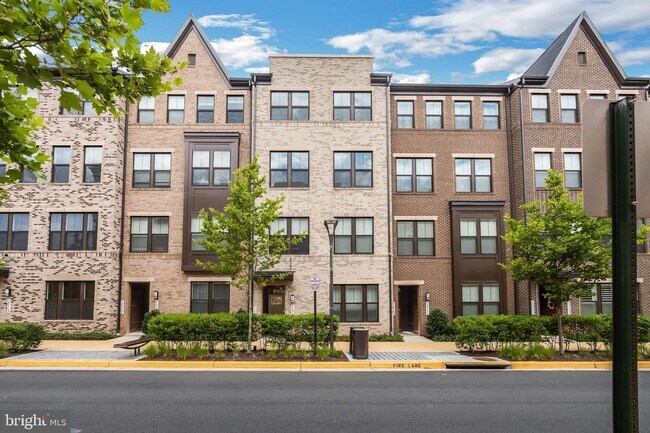 Building Photo - 45132 Kincora Dr