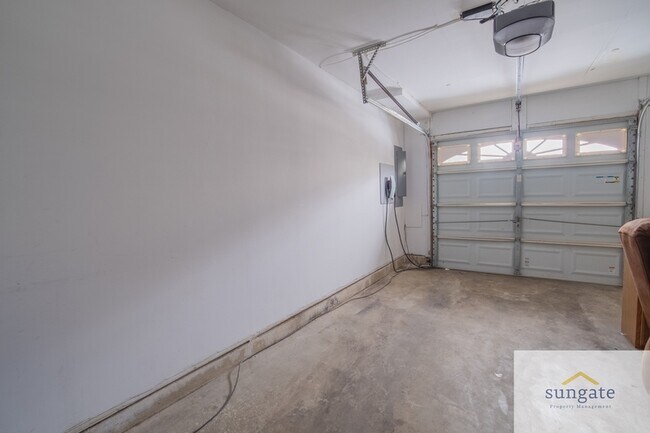 Building Photo - 113 Brightwater Dr