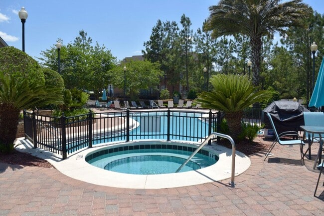 Building Photo - Resort Style Living @ Barrington Park- 3/2 Loft with Balcony!