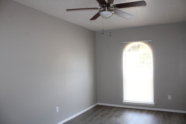 Building Photo - ALL NEW!