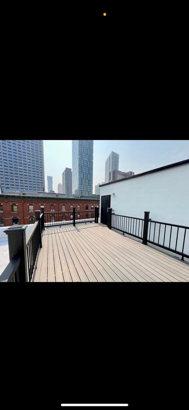 Building Photo - 353 Grove St