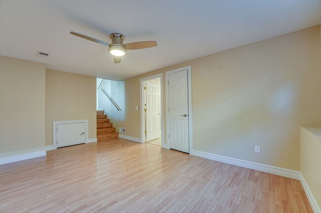 Building Photo - Cute 3 Bedroom 2 Bathroom Home